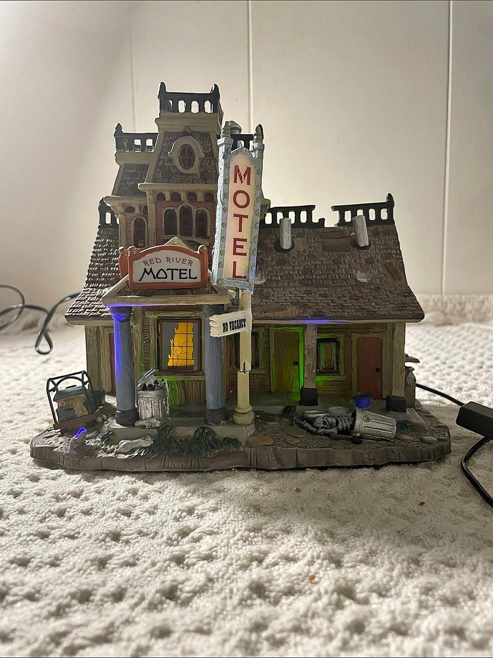 Lemax Spooky Town "Red River Motel Retired Halloween Village Lighted Bldg As Is